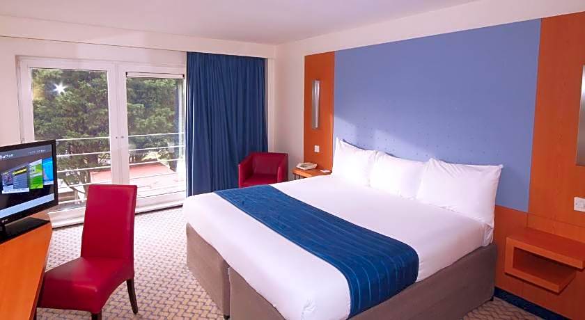 Ramada London North M1