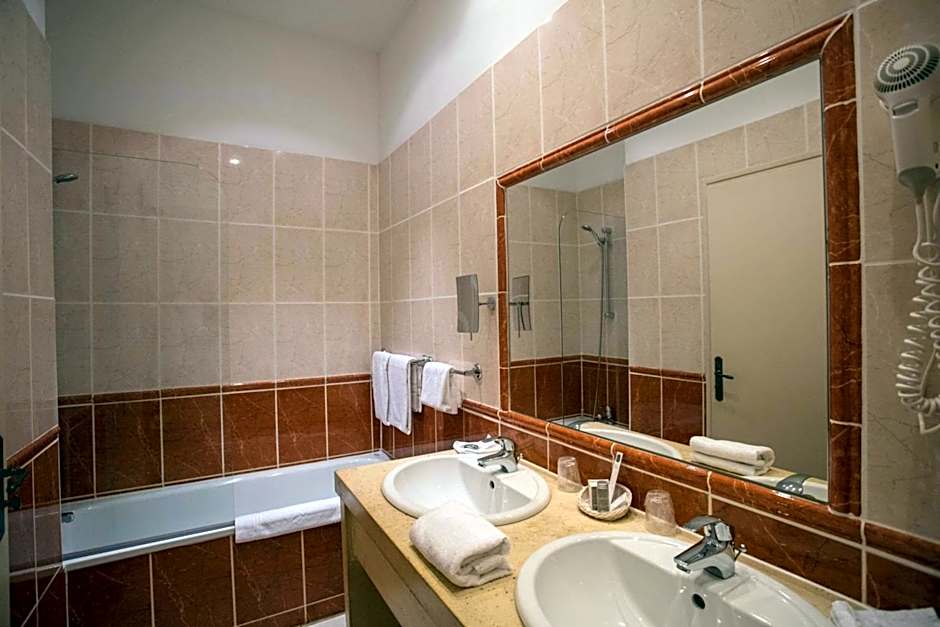 Chateau des Ducs de Joyeuse, BW Signature Collection