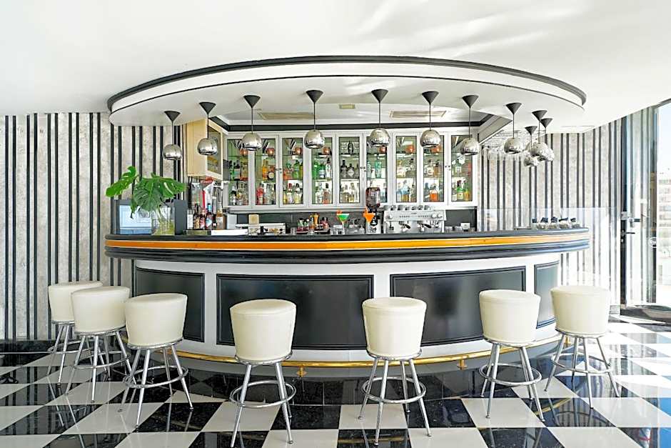 BULL Reina Isabel & SPA