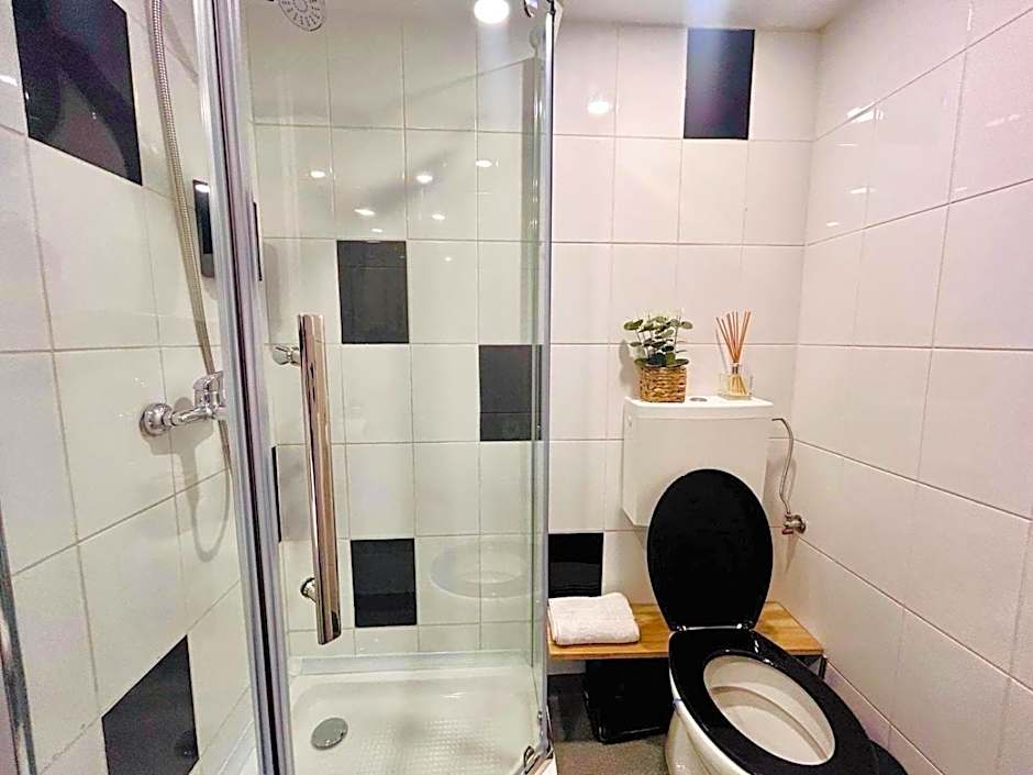 ALTiDude Ultra Central - Free Private Parking