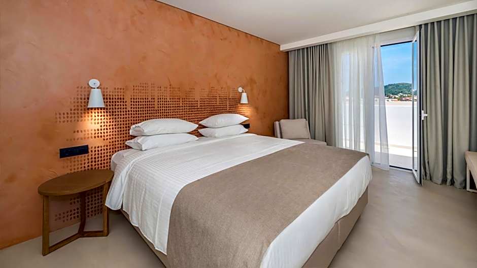 Bitzaro Grande Hotel & Suites