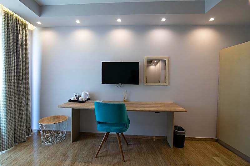 Aianteion Bay Luxury Hotel & Suites