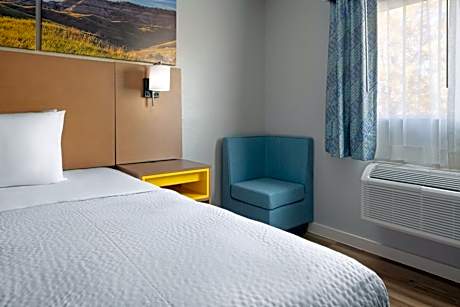 Queen Room - Mobility Access/Non-Smoking