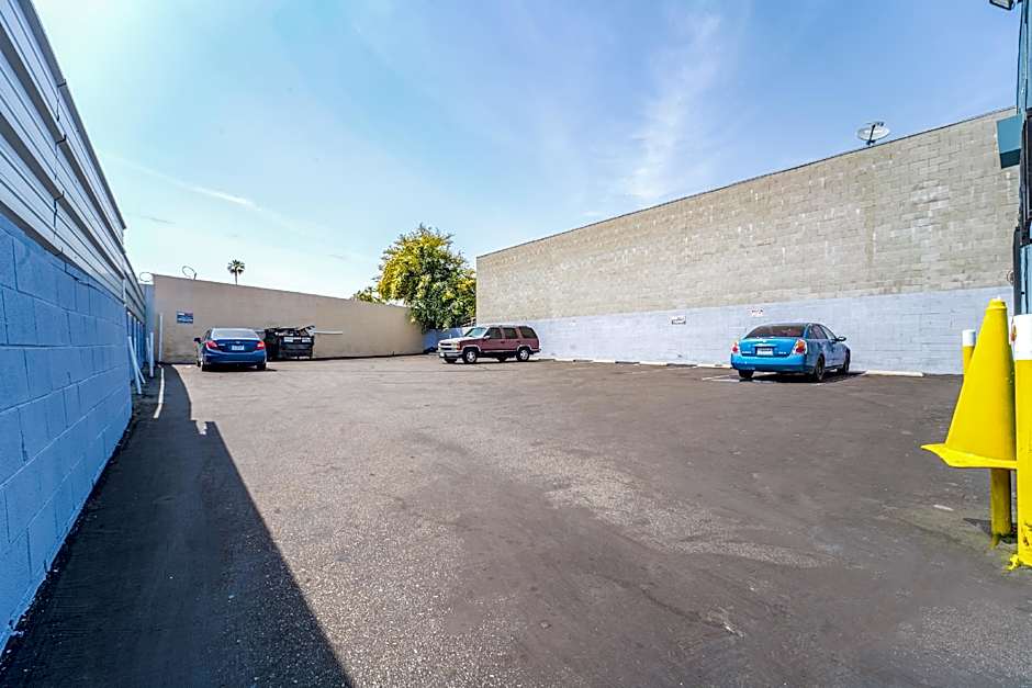 Rodeway Inn & Suites North Hollywood Burbank Airport - Universal Area