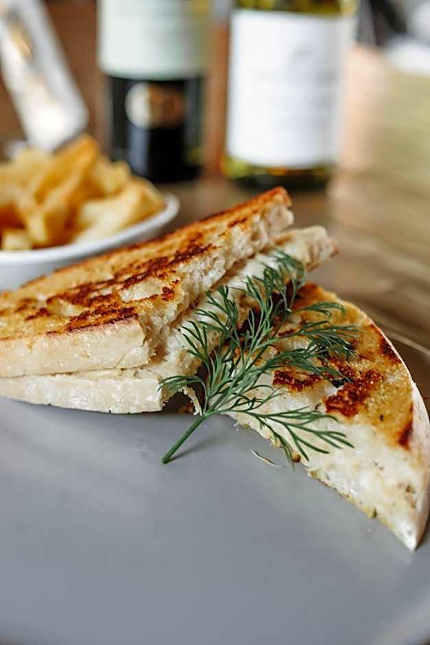 Lighthouse Guesthouse & Cafe