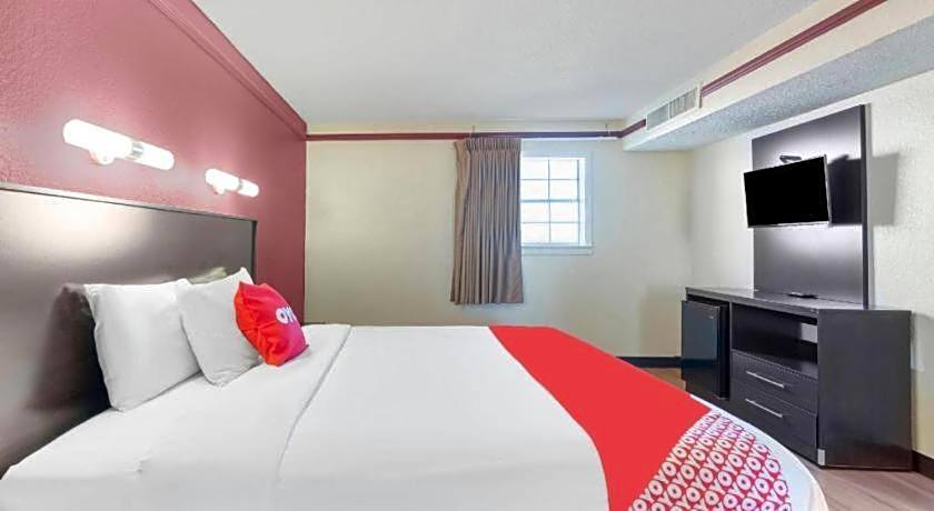 OYO Hotel Tulsa N Sheridan Rd & Airport