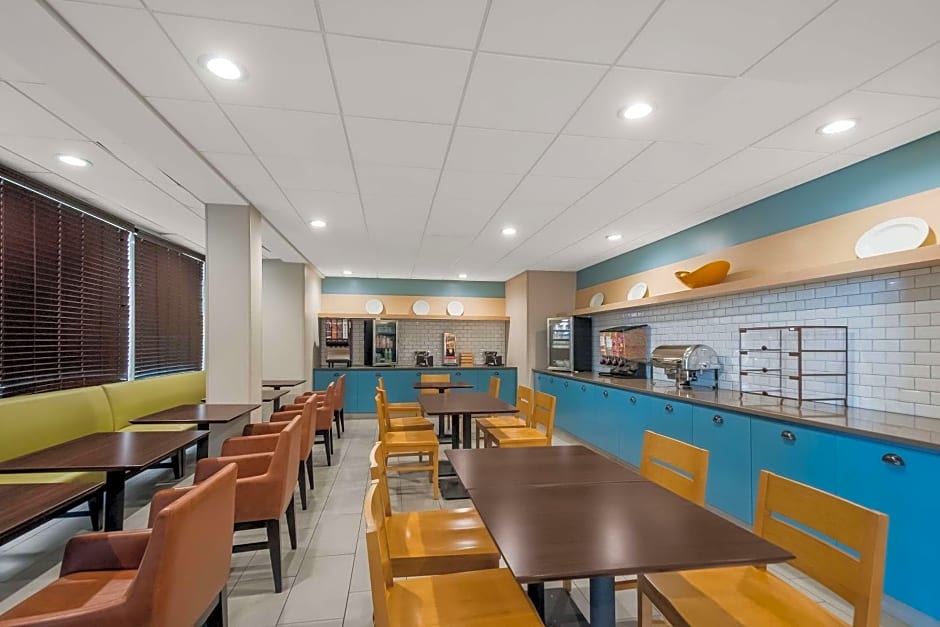 Country Inn & Suites by Radisson, Fredericksburg South (I-95), VA