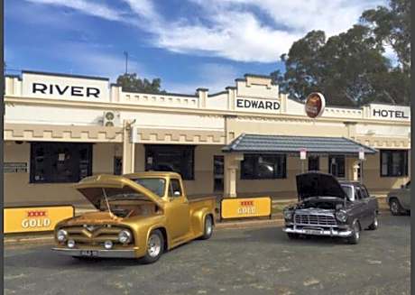 Edward River Hotel