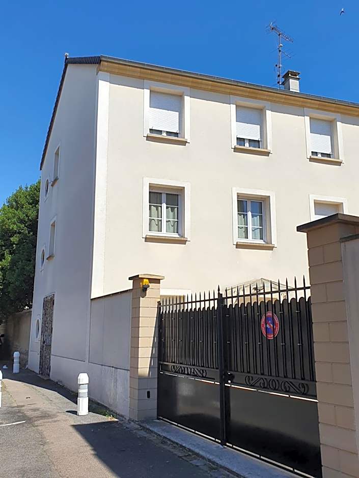 LA MARINA-Center-Parking-StationtoParis