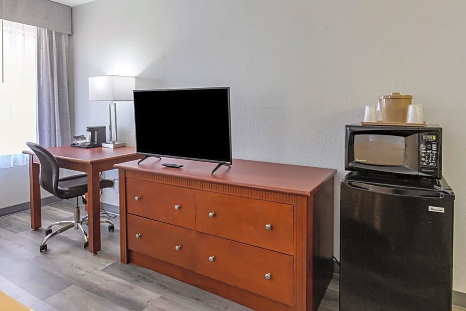 Quality Inn Fayetteville near Fort Bragg