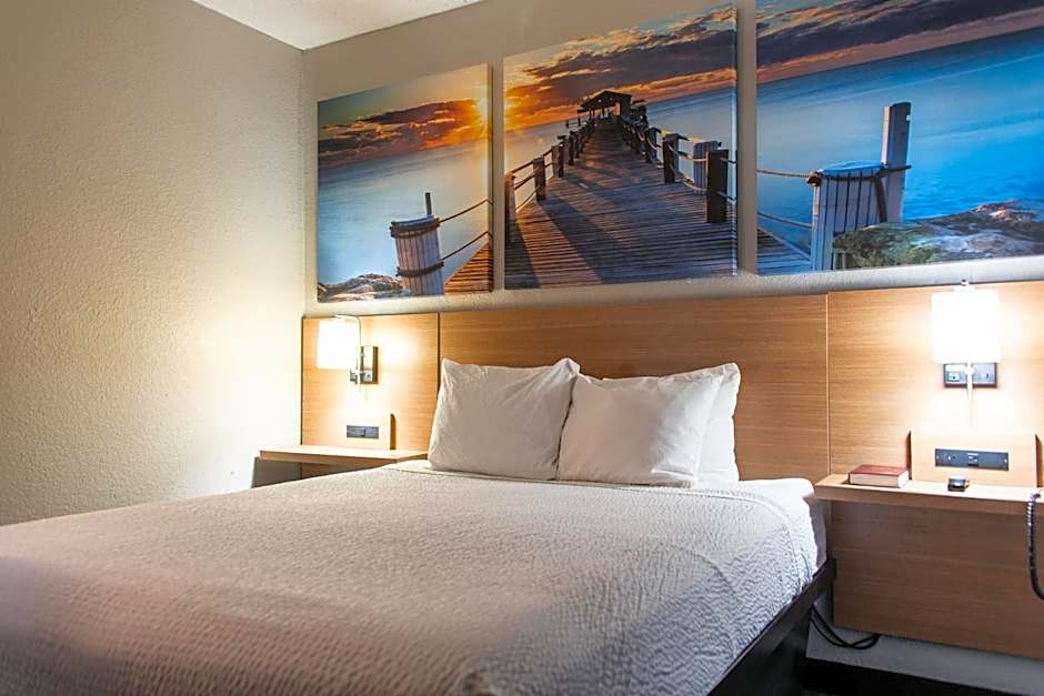 Days Inn by Wyndham Troy