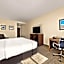 Comfort Inn & Suites Airport Convention Center