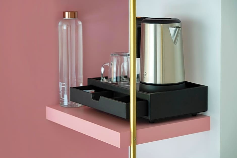 Trendy Canettes Hotel