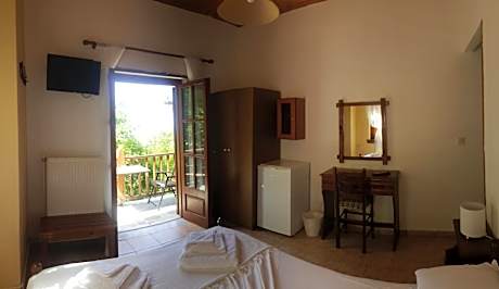 Double Room with Balcony and Sea View