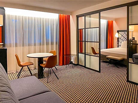 Family Suite with 1 King-Size bed and 1 Sofa bed - High floor