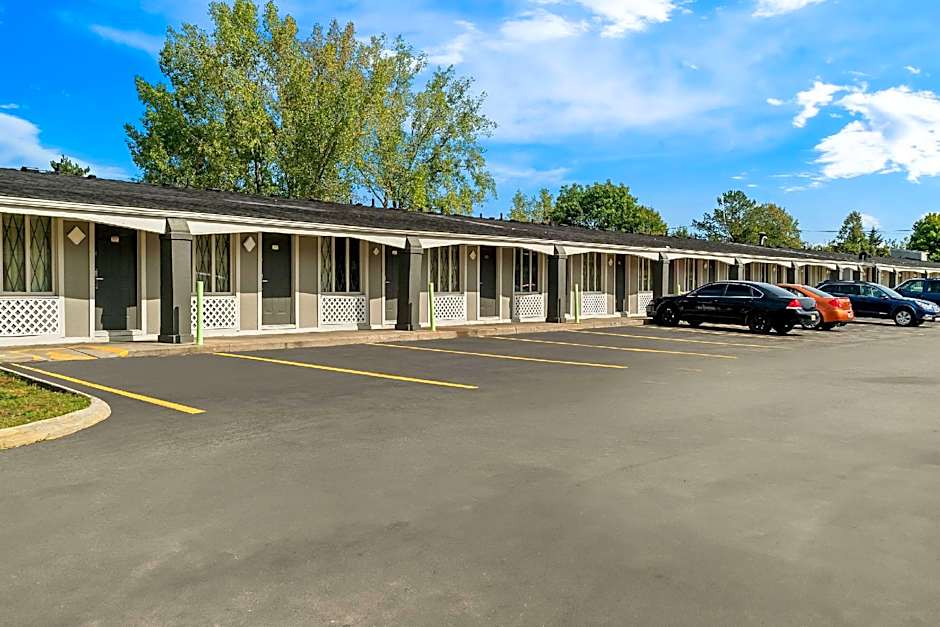 Rodeway Inn & Suites