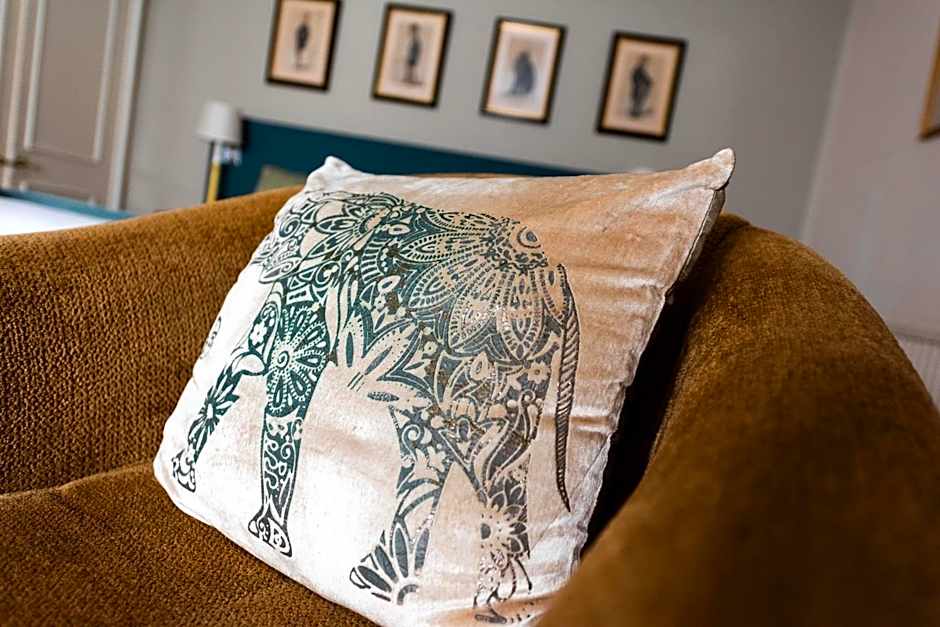 Brook Whipper-In Hotel