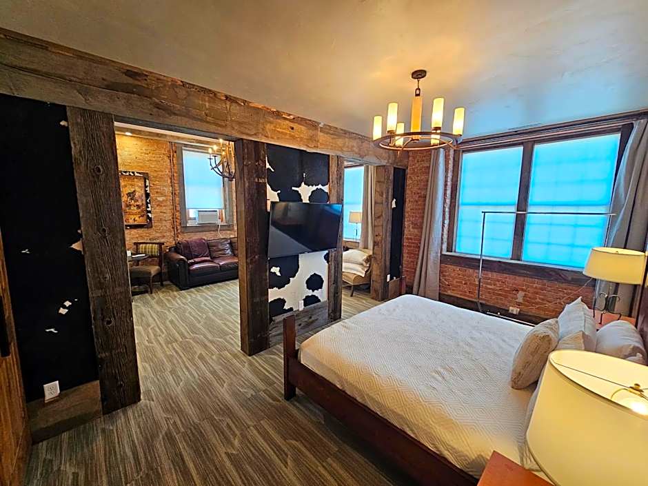 Eaglescape Suites and Event Center