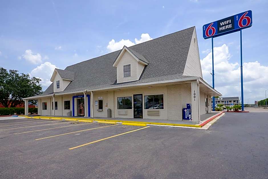 Motel 6-Webster, TX - Houston - Nasa Lake