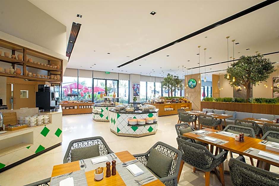 Maani Muscat Hotel and Apartments