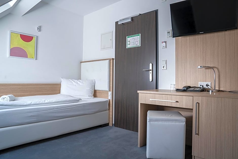Alpha & Omega Hotel