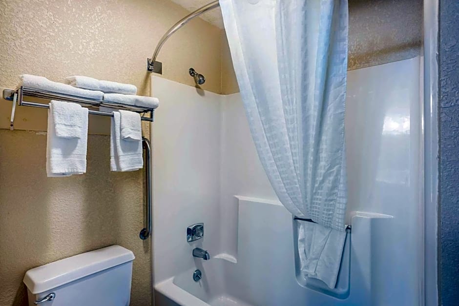 Quality Inn Cedar Rapids South