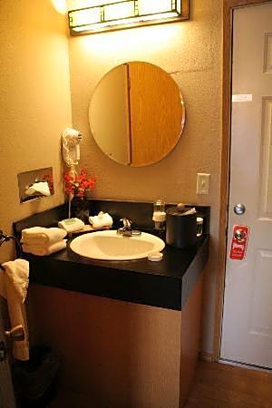 River House Inn, a Baymont by Wyndham