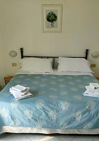 Economy Triple Room