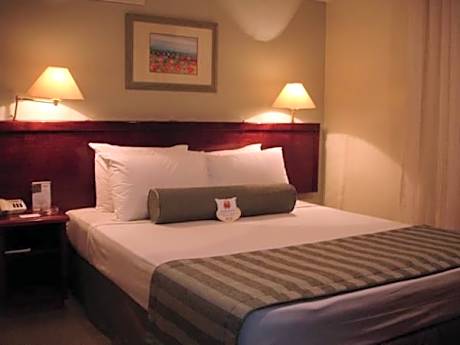 Standard 1 Queen Bed Non Smoking