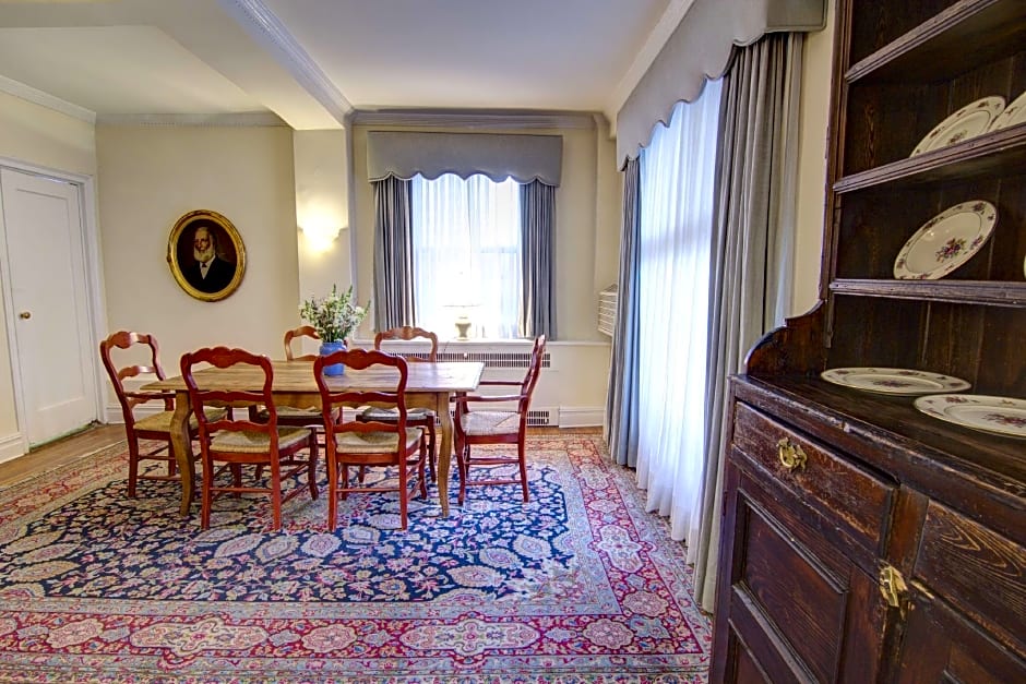 Roger Smith Hotel – New York, NY