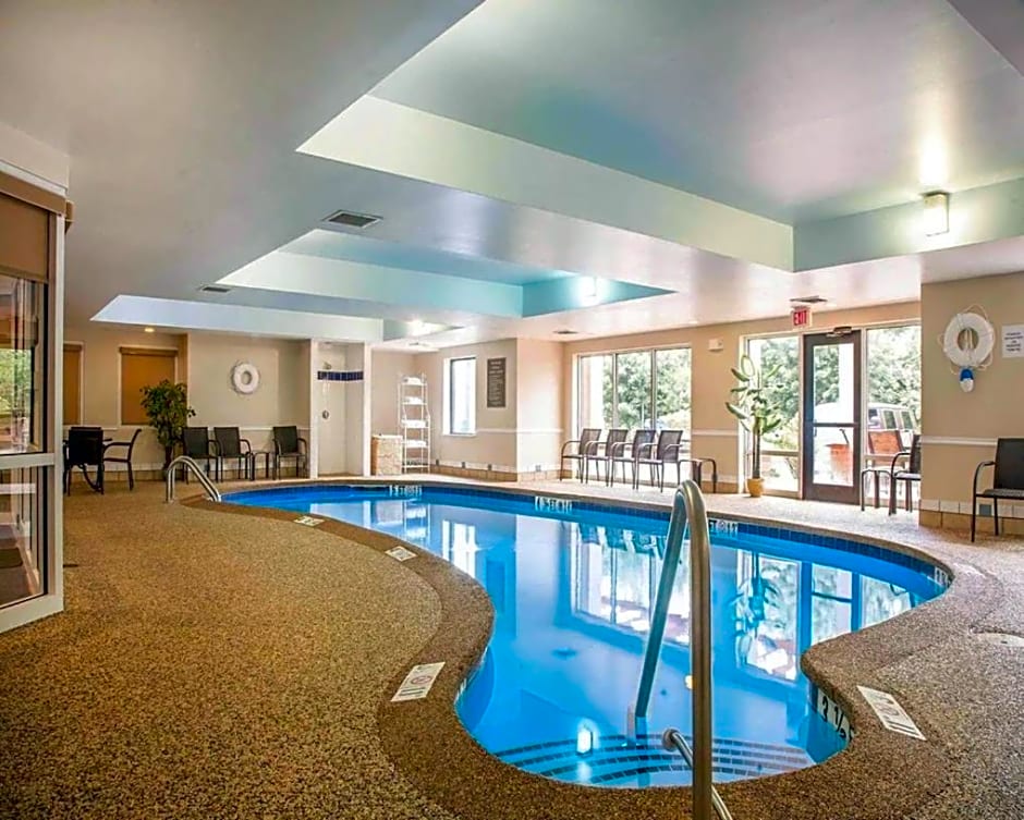 Comfort Suites West Warwick