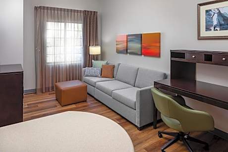 One-Bedroom Queen Suite - Non-Smoking