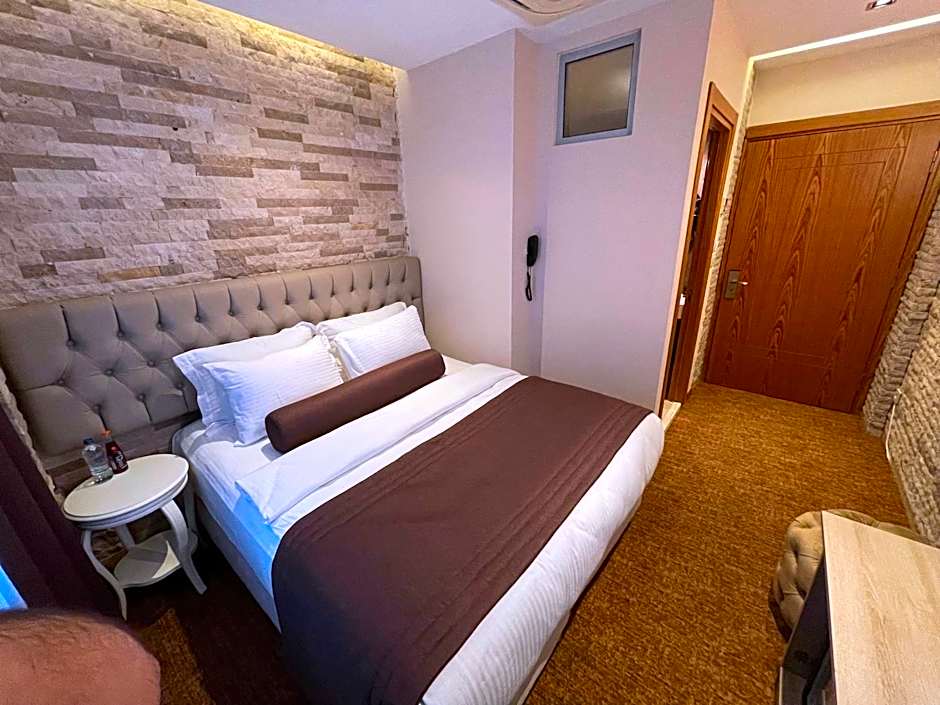 Weingart Seaside Hotel