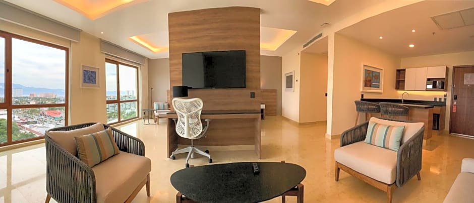 Holiday Inn & Suites Puerto Vallarta Marina & Golf By IHG