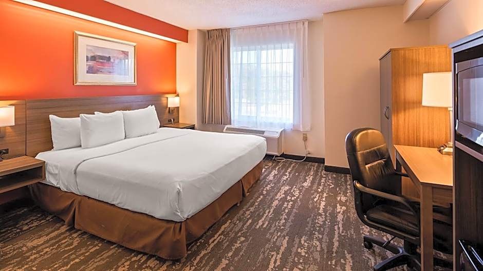 Charlevoix Inn & Suites SureStay Collection by Best Western