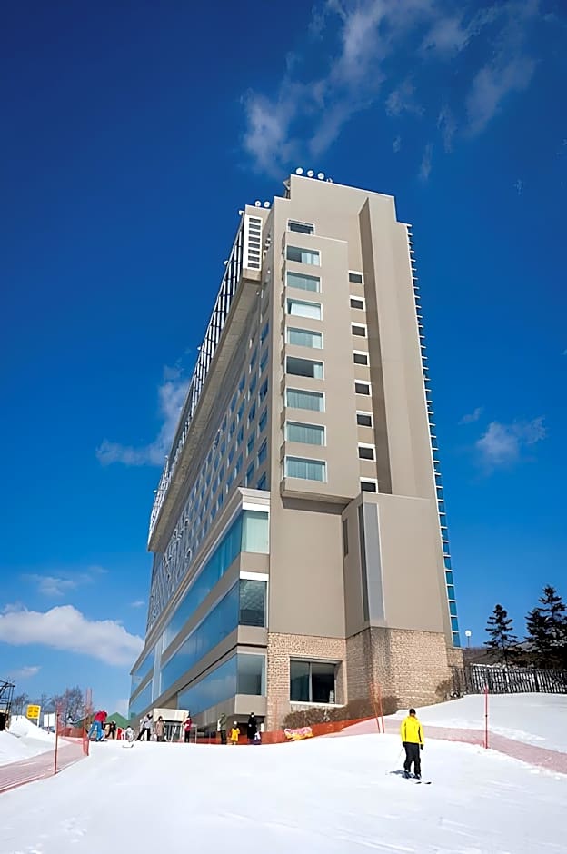 Kitahiroshima Classe Hotel