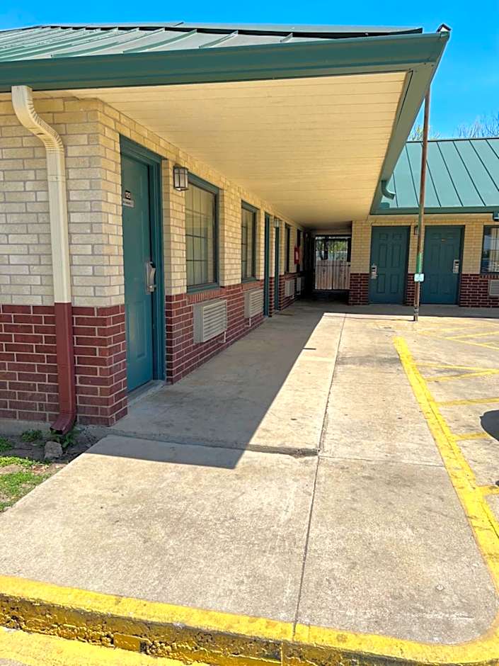 COUNTRY INN MOTEL