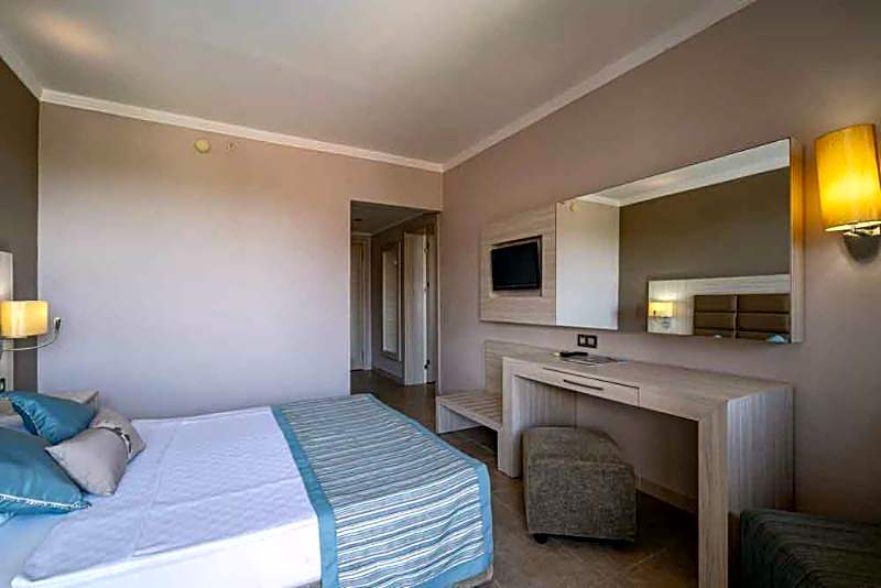 Palmeras Beach Hotel