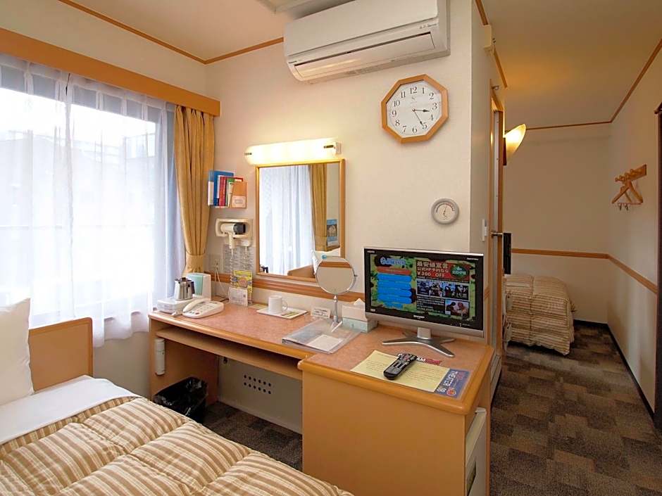 Toyoko Inn Himeji-Eki Shinkansen Minami-Guchi