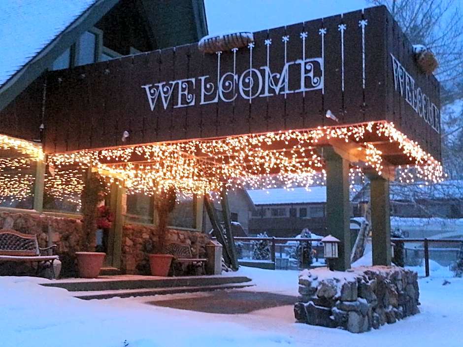 TWIN PEAKS LODGE & HOT SPRINGS