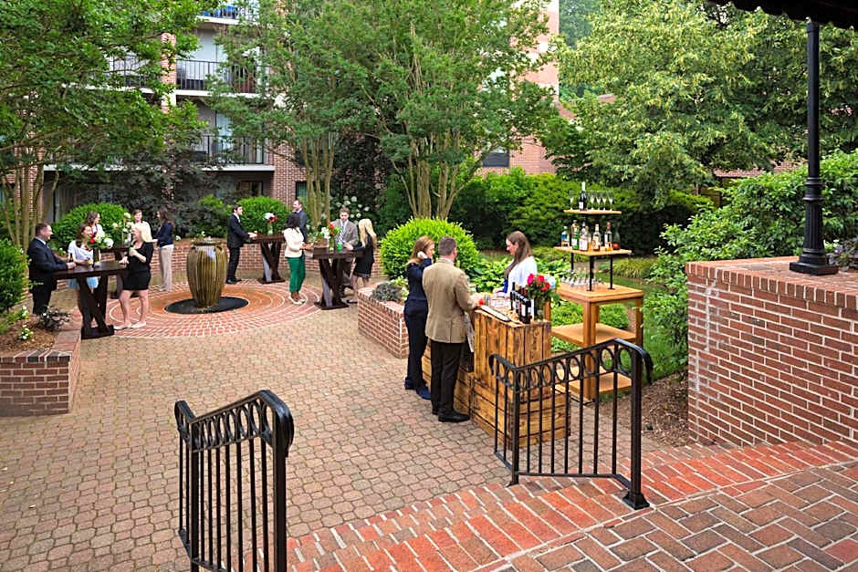 DoubleTree by Hilton Hotel Asheville - Biltmore