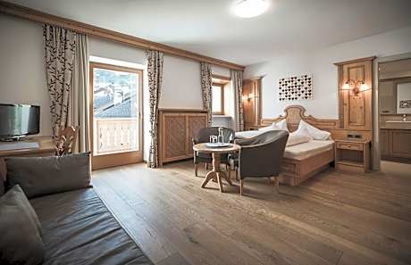 Classic Double Room with Balcony
