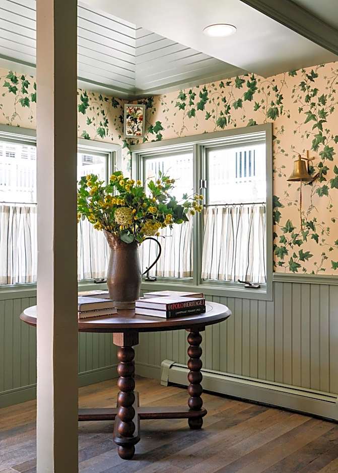 Le Petit Pali at 8th Ave