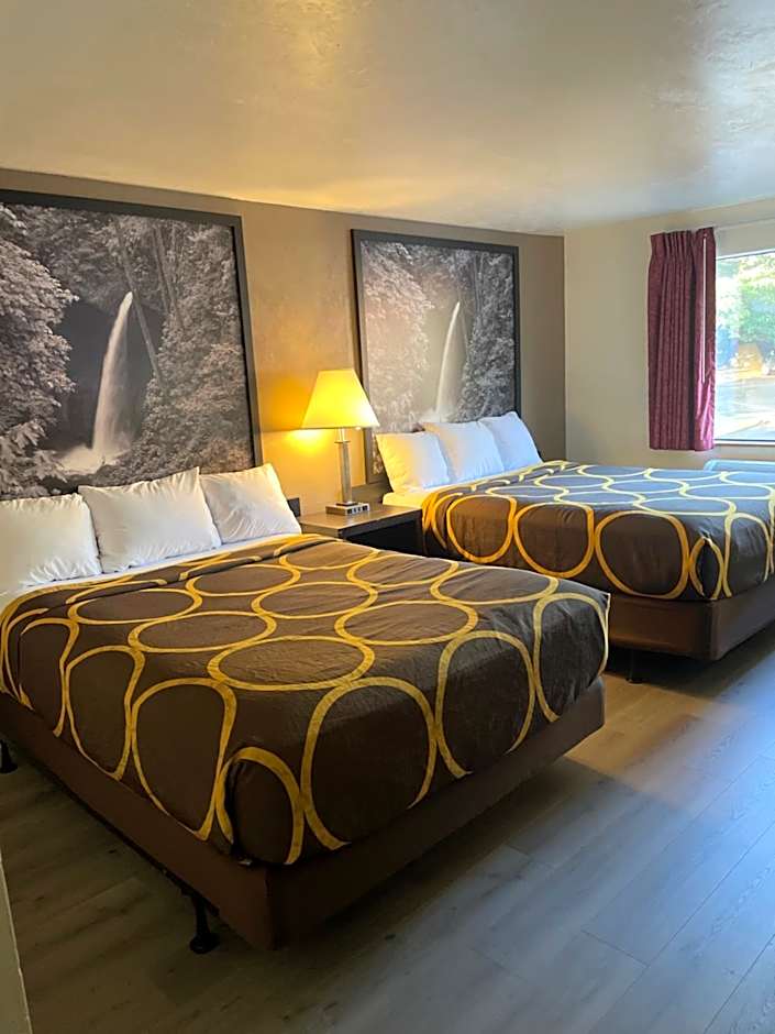 Super 8 by Wyndham Lacey Olympia Area