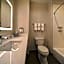 Holiday Inn Express & Suites Cleveland By IHG