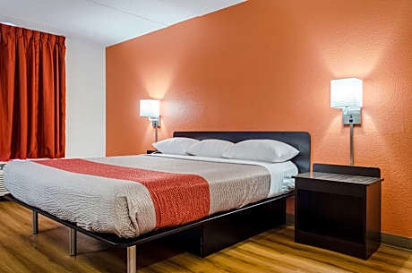 Queen Room - Disability Access - Non-Smoking