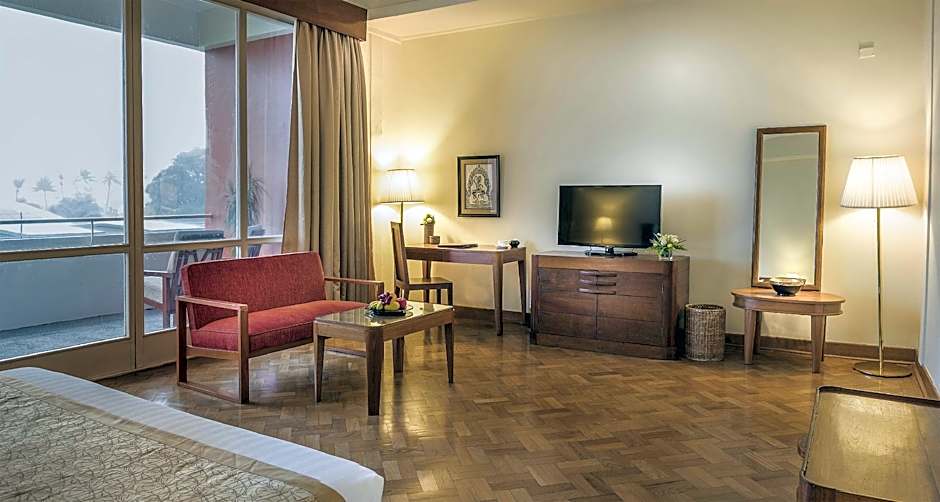 Inya Lake Hotel Yangon