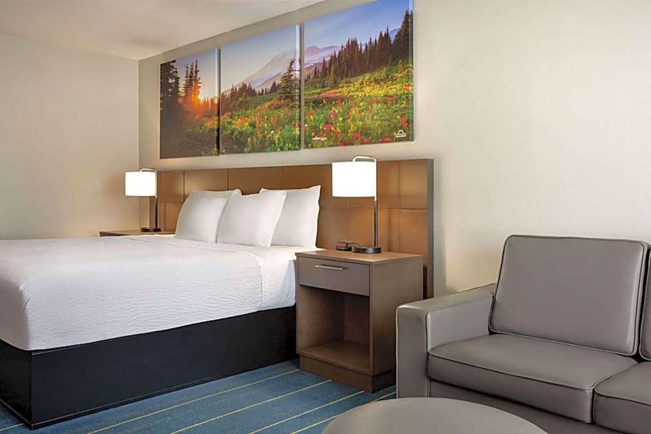 Days Inn & Suites by Wyndham Anaheim At Disneyland Park