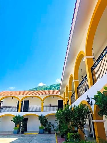 Casa Blanca Hotel