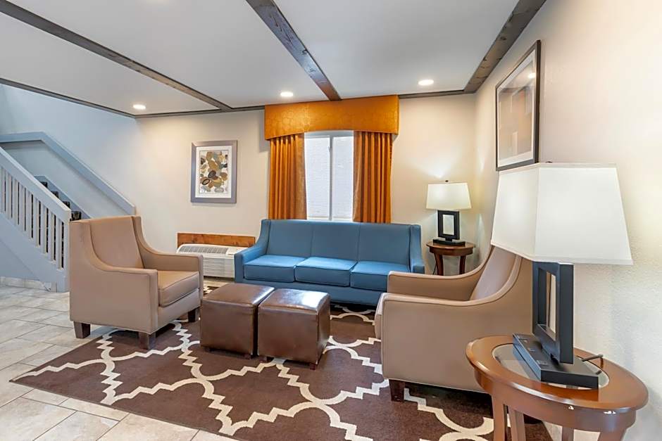 Quality Inn Newton at I-80